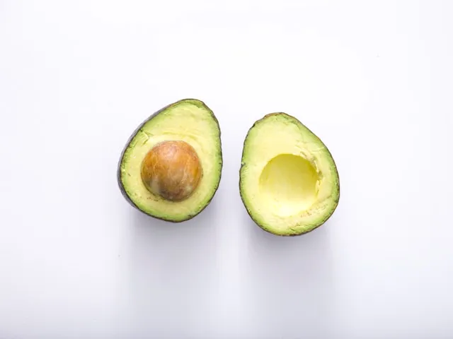 아침마다 아보카도 썰다 지친 사람, 결국 냉동으로 갈아탄 이유